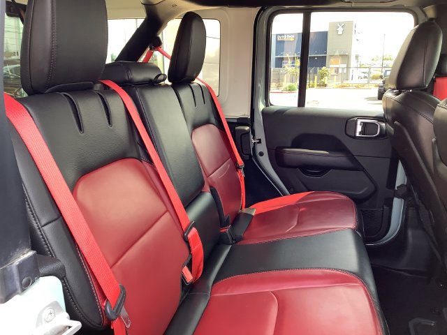 Used 2023 Jeep Wrangler Unlimited Rubicon 4xe AWD/4WD image 36