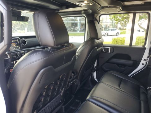 Used 2021 Jeep Wrangler Unlimited Rubicon 4xe w/ Cold Weather Group image 15