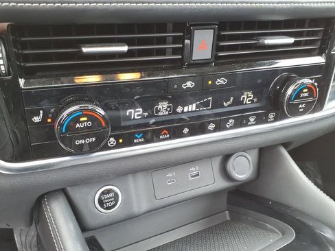 Certified 2023 Nissan Rogue SL w/ SL Premium Package image 22