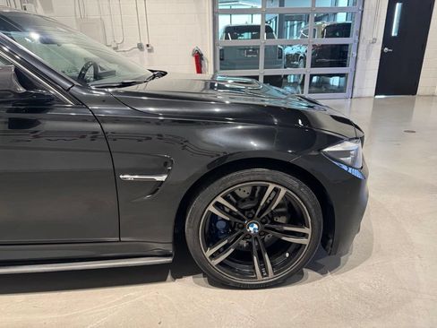 Used 2018 BMW M3 RWD image 9
