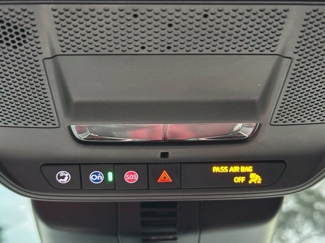 Used 2025 Chevrolet Traverse LT w/ Midnight/Sport Edition FWD image 37