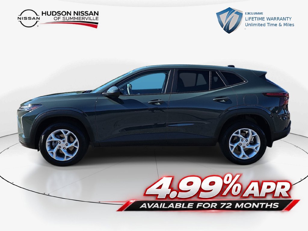 Used 2025 Chevrolet Trax LS w/ LS Convenience Package FWD image 11