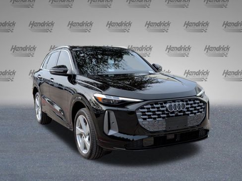 New 2025 Audi Q5 Premium Plus image 2