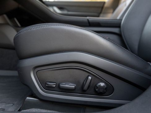 Certified 2025 Porsche Taycan image 23