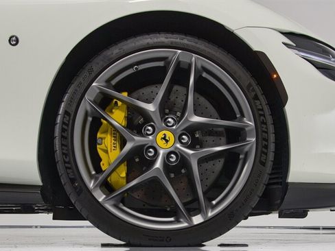 Used 2021 Ferrari Roma RWD image 17