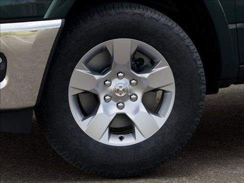 New 2026 RAM 1500 4x4 Crew Cab image 8