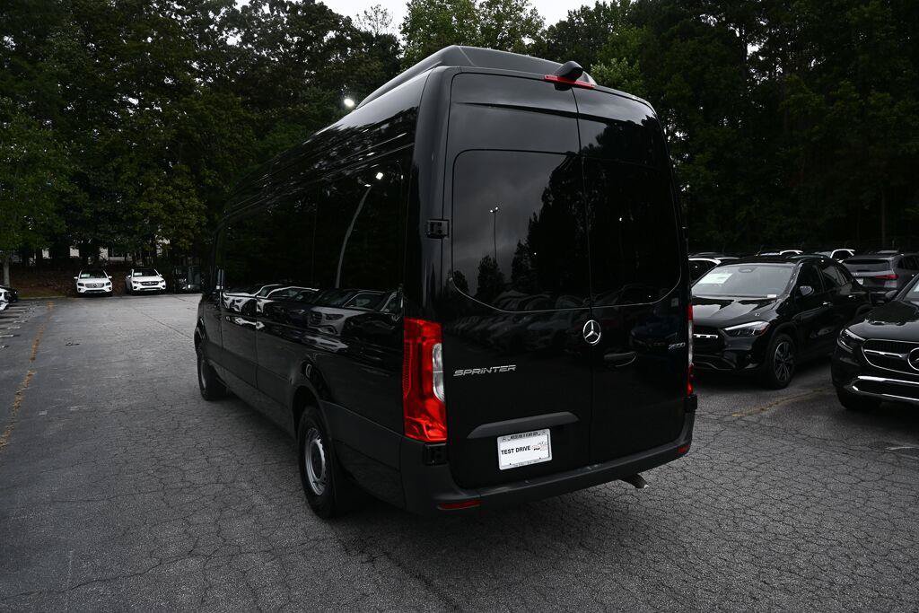 Used 2025 Mercedes-Benz Sprinter 2500 image 9