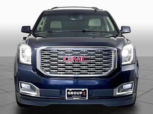 Certified 2020 GMC Yukon Denali w/ Denali Premium Package AWD/4WD image 4