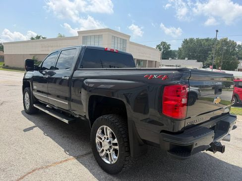 Used 2018 Chevrolet Silverado 2500 High Country w/ Duramax Plus Package AWD/4WD image 6