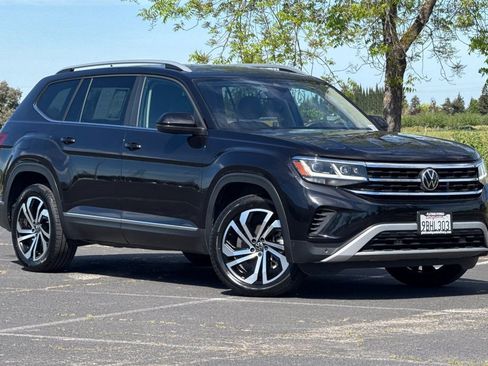 Used 2022 Volkswagen Atlas SEL image 2