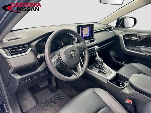 Used 2023 Toyota RAV4 XLE Premium FWD image 11