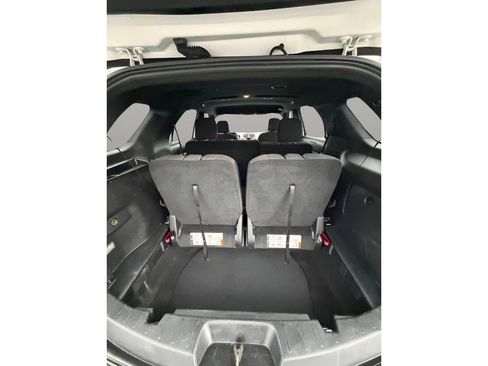 Certified 2018 Ford Explorer XLT FWD image 16