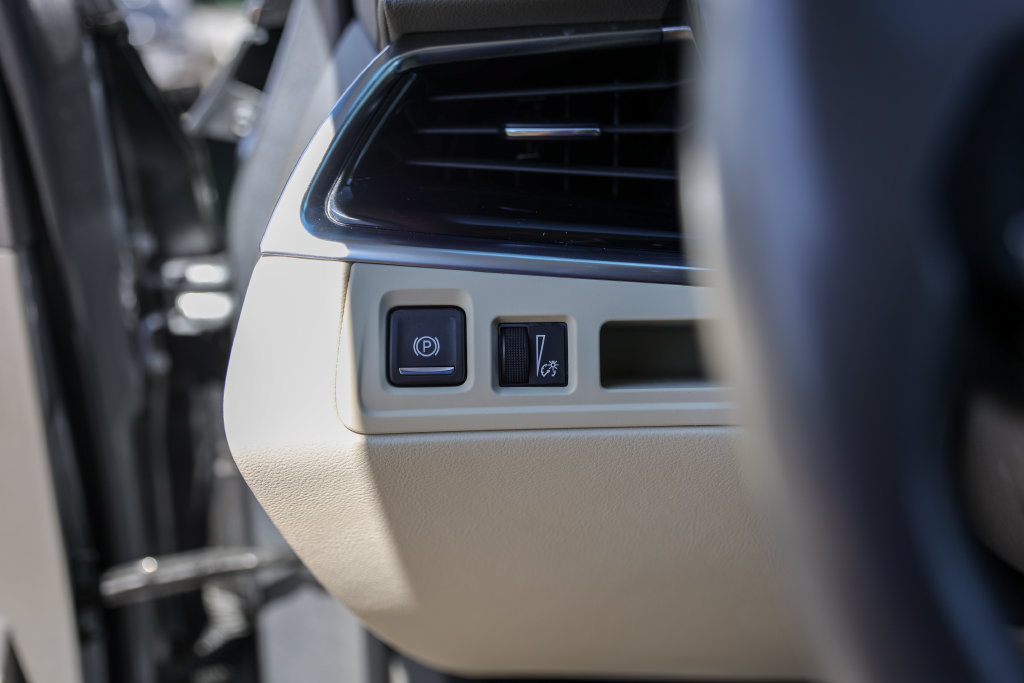 Used 2025 Cadillac XT6 Premium Luxury FWD image 15