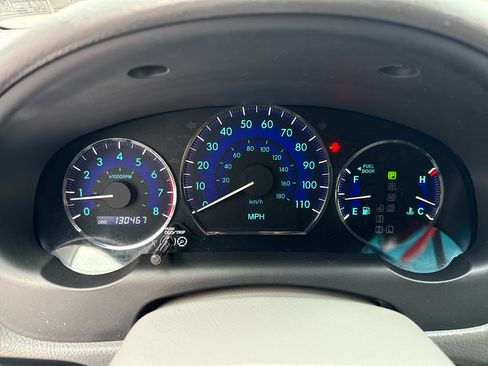 Used 2010 Toyota Sienna LE image 16