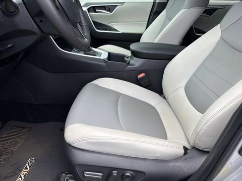Used 2025 Toyota RAV4 XLE Premium w/ Weather Package FWD image 17