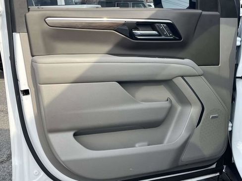 Used 2025 Chevrolet Tahoe LT w/ Comfort Package image 15