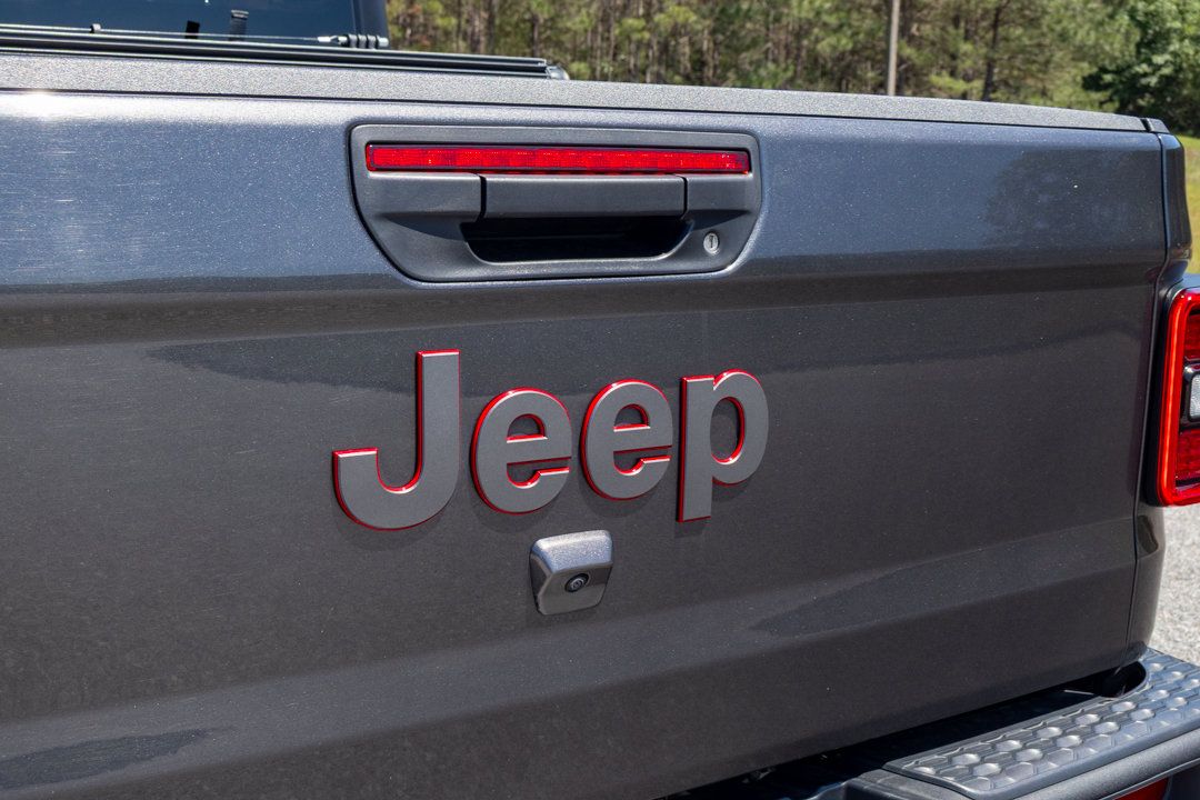Used 2023 Jeep Gladiator Rubicon w/ LED Lighting Group AWD/4WD image 10
