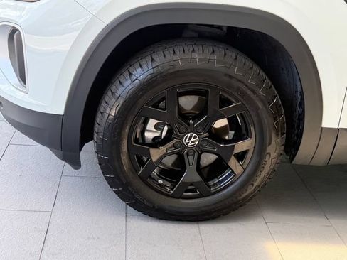 Used 2025 Volkswagen Atlas Peak Edition SE AWD/4WD image 4