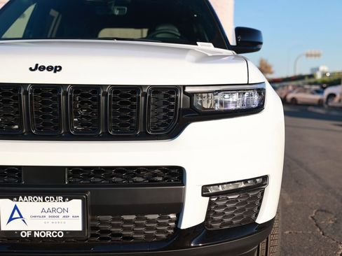 New 2025 Jeep Grand Cherokee L Limited image 5