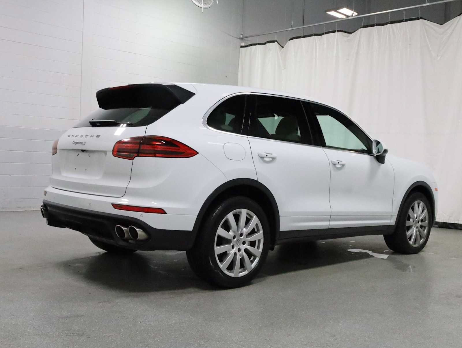 Used 2015 Porsche Cayenne S AWD/4WD image 9