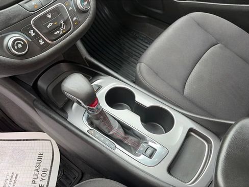 Used 2024 Chevrolet Malibu RS FWD image 25