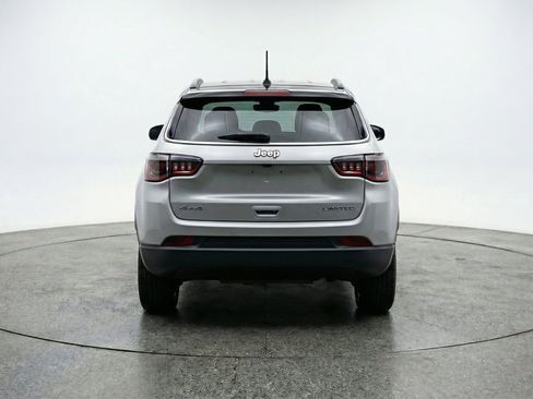 Used 2025 Jeep Compass Limited AWD/4WD image 7