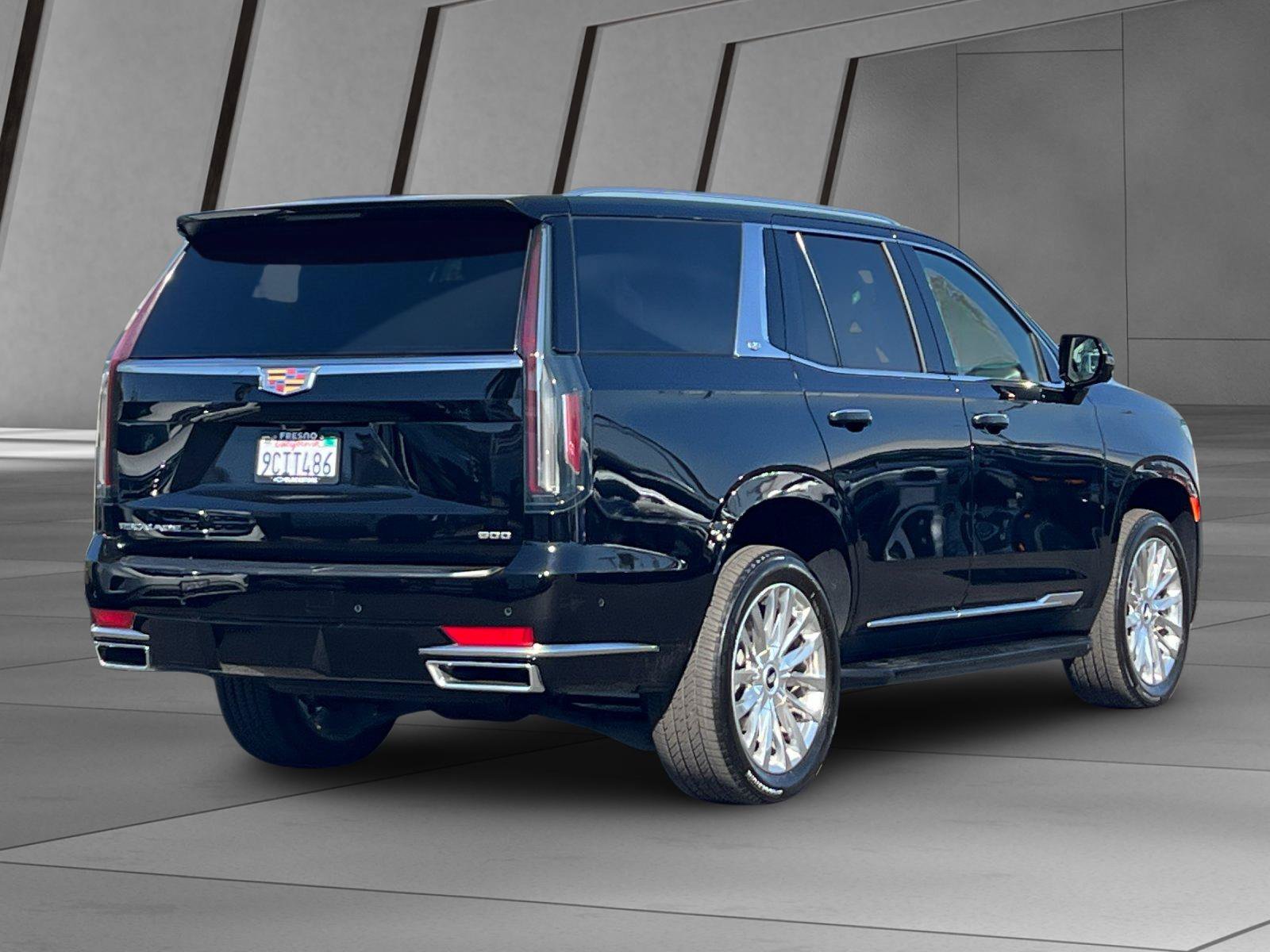 Certified 2022 Cadillac Escalade Premium Luxury AWD/4WD image 4