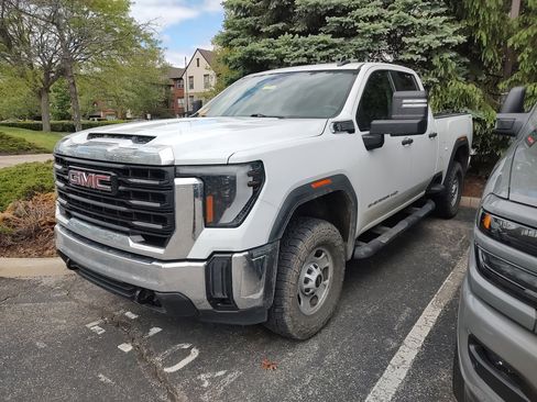 Used 2024 GMC Sierra 2500 Pro w/ Convenience Package AWD/4WD image 1