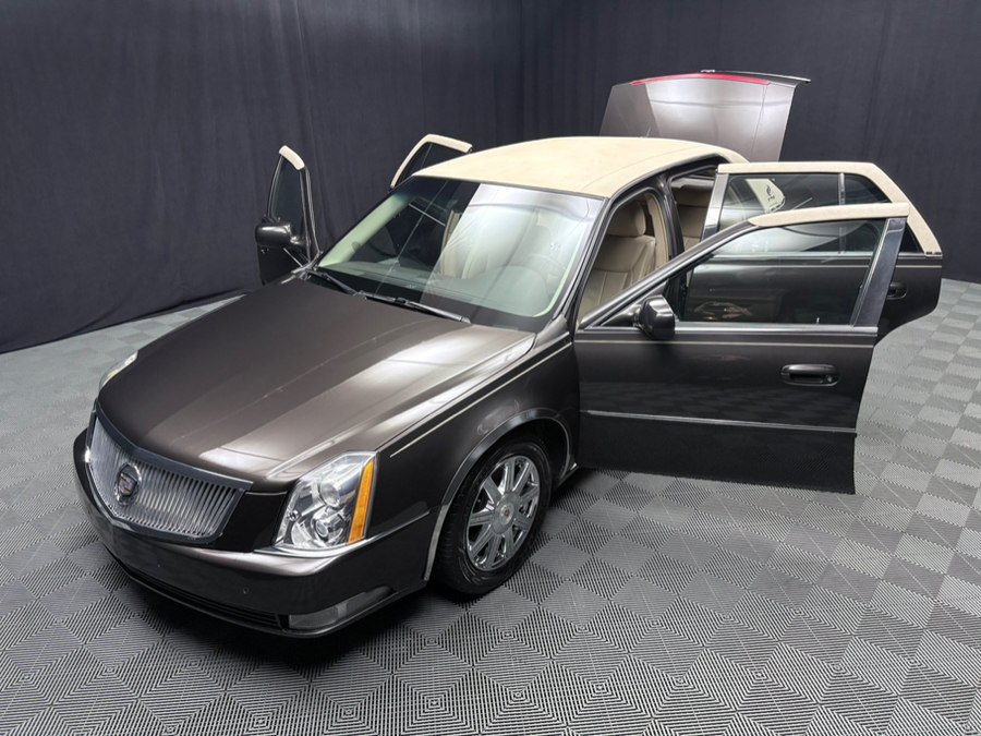 Used 2008 Cadillac DTS FWD image 18