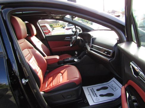 Used 2023 Kia Sportage SX image 29