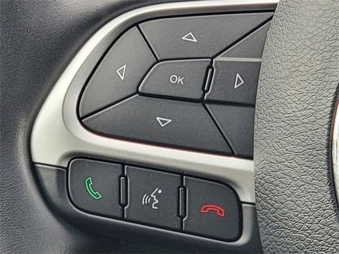 Certified 2020 Jeep Compass Latitude w/ Cold Weather Group image 33