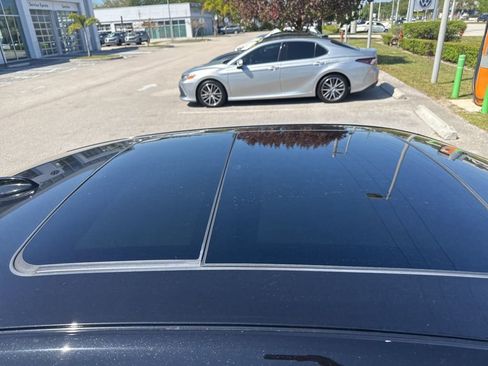 Used 2018 Volvo S90 T6 Inscription w/ Convenience Package image 11