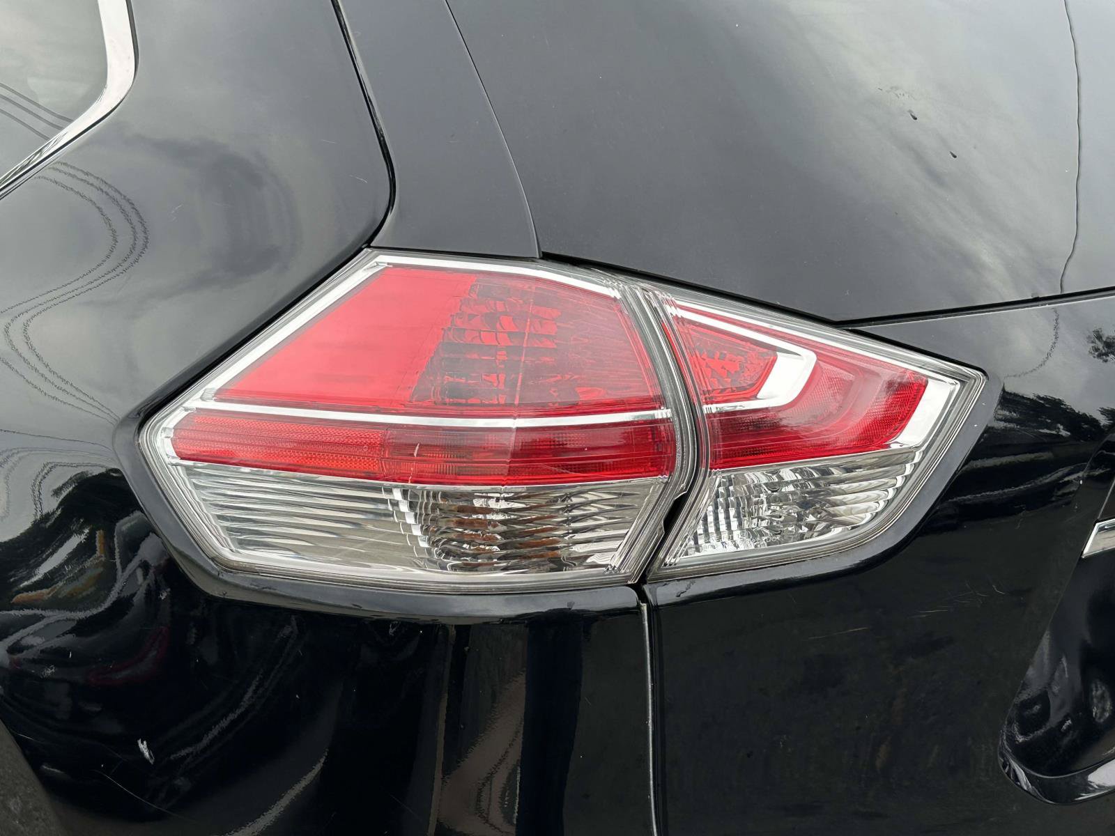 Used 2015 Nissan Rogue SV AWD/4WD image 11