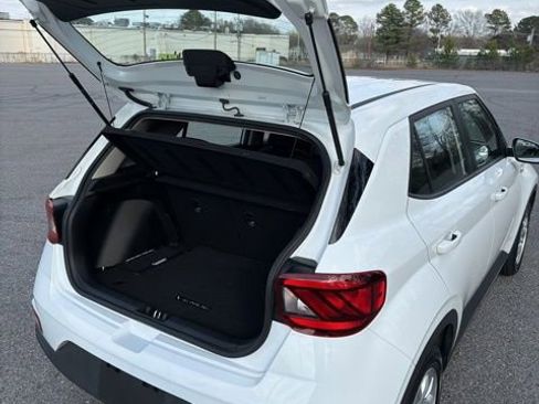 Used 2021 Hyundai Venue SE image 19