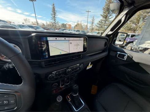 New 2025 Jeep Wrangler Unlimited Rubicon w/ Convenience Group AWD/4WD image 26