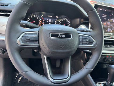 Used 2025 Jeep Compass Limited AWD/4WD image 23