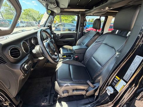 Used 2021 Jeep Wrangler Unlimited Sahara AWD/4WD image 21