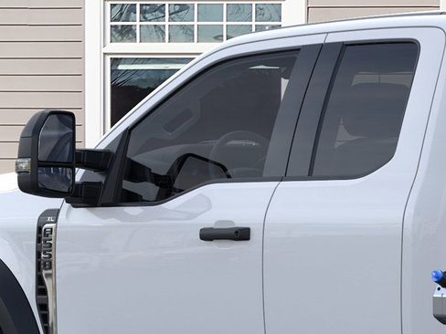 New 2025 Ford F550 4x4 Supercab Super Duty image 20