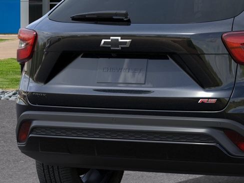 New 2026 Chevrolet Trax RS w/ Sunroof Package FWD image 14