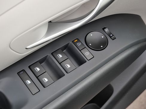 Certified 2025 Hyundai Tucson SE image 19