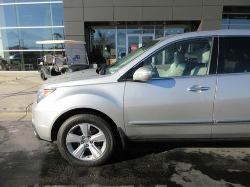 Used 2011 Acura MDX w/ Technology & Entertainment image 2
