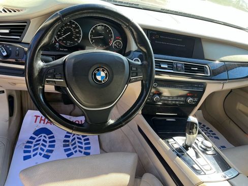 Used 2009 BMW 750i RWD image 11