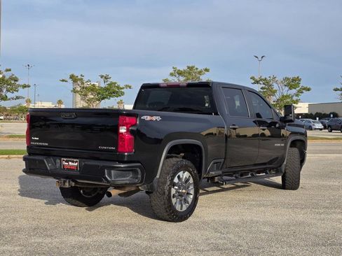Used 2022 Chevrolet Silverado 2500 Custom w/ Custom Value Package image 5