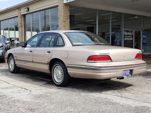 Used 1992 Ford Crown Victoria LX image 3