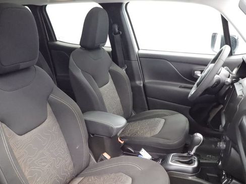 Certified 2023 Jeep Renegade Latitude w/ Sun/Sound Group AWD/4WD image 27