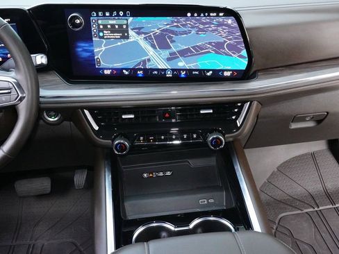 Used 2025 Chevrolet Tahoe LT w/ Comfort Package image 17