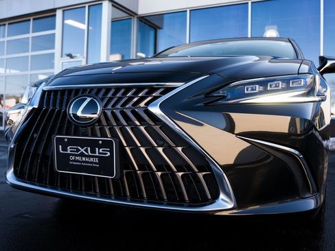 Used 2023 Lexus ES 300h Ultra Luxury image 9