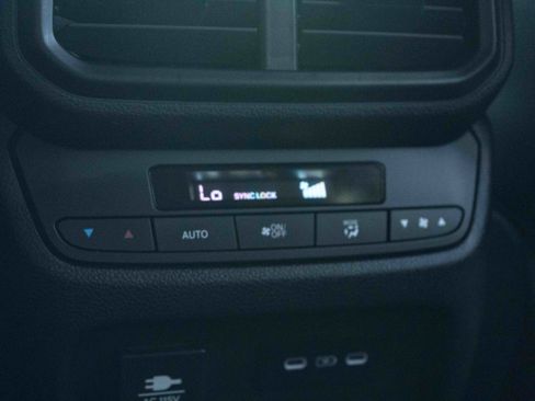 Used 2024 Honda Pilot TrailSport image 40