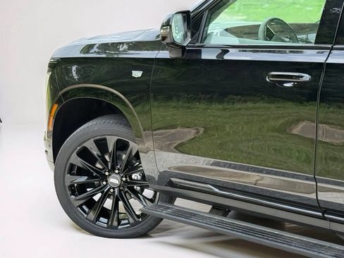New 2026 Cadillac Escalade Platinum Sport w/ LPO, ONYX Package AWD/4WD image 8
