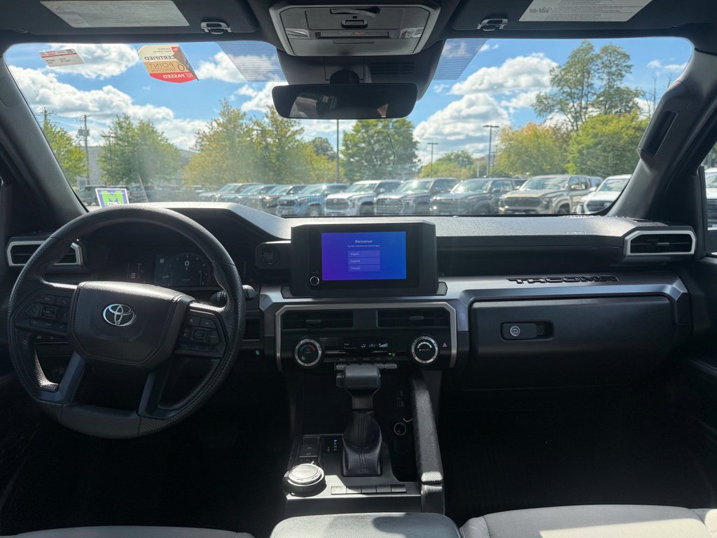 Certified 2025 Toyota Tacoma SR5 AWD/4WD image 19